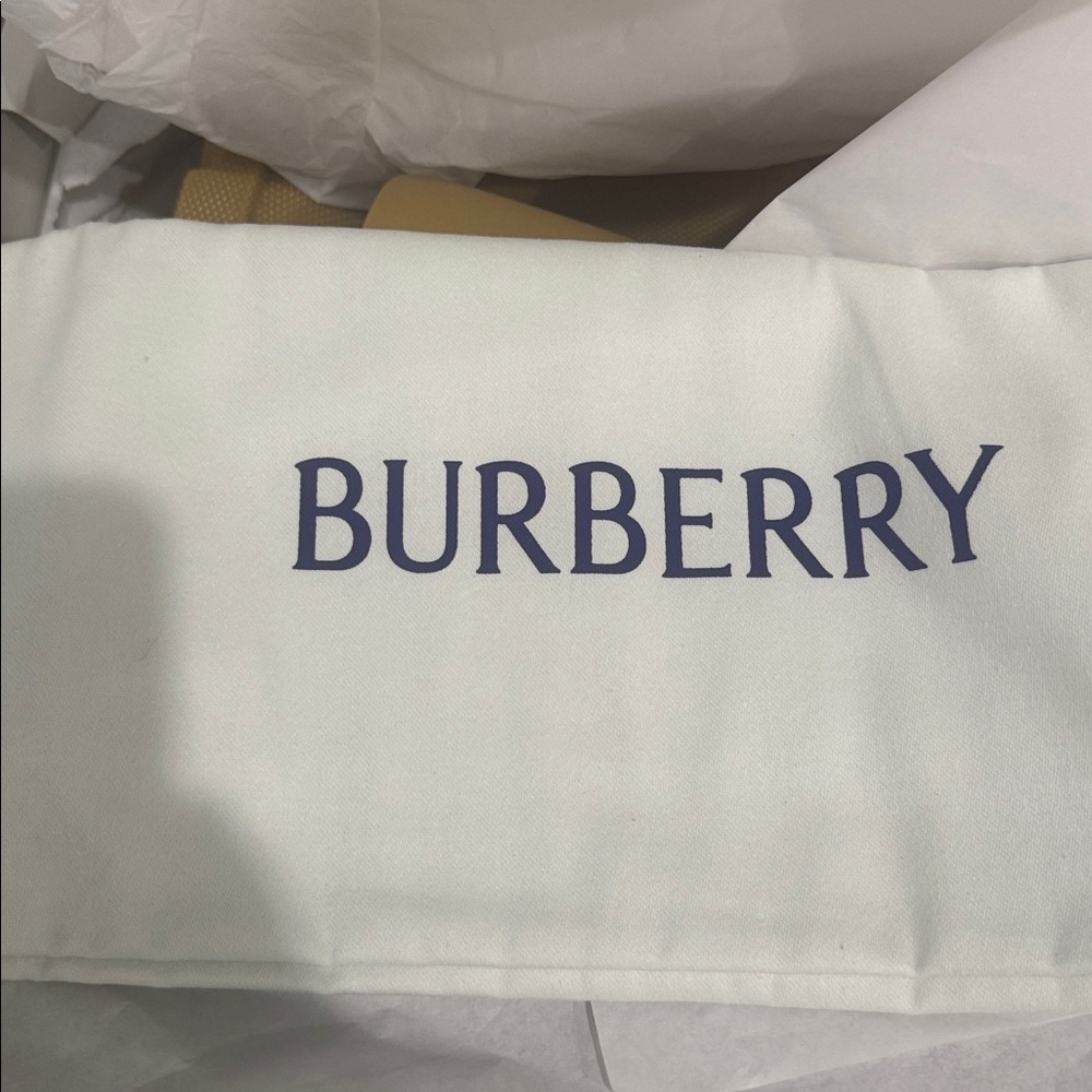 New Burberry Manilla Marsh Slip-On Rain Boots, Brand Size 39 - Picture 8 of 8